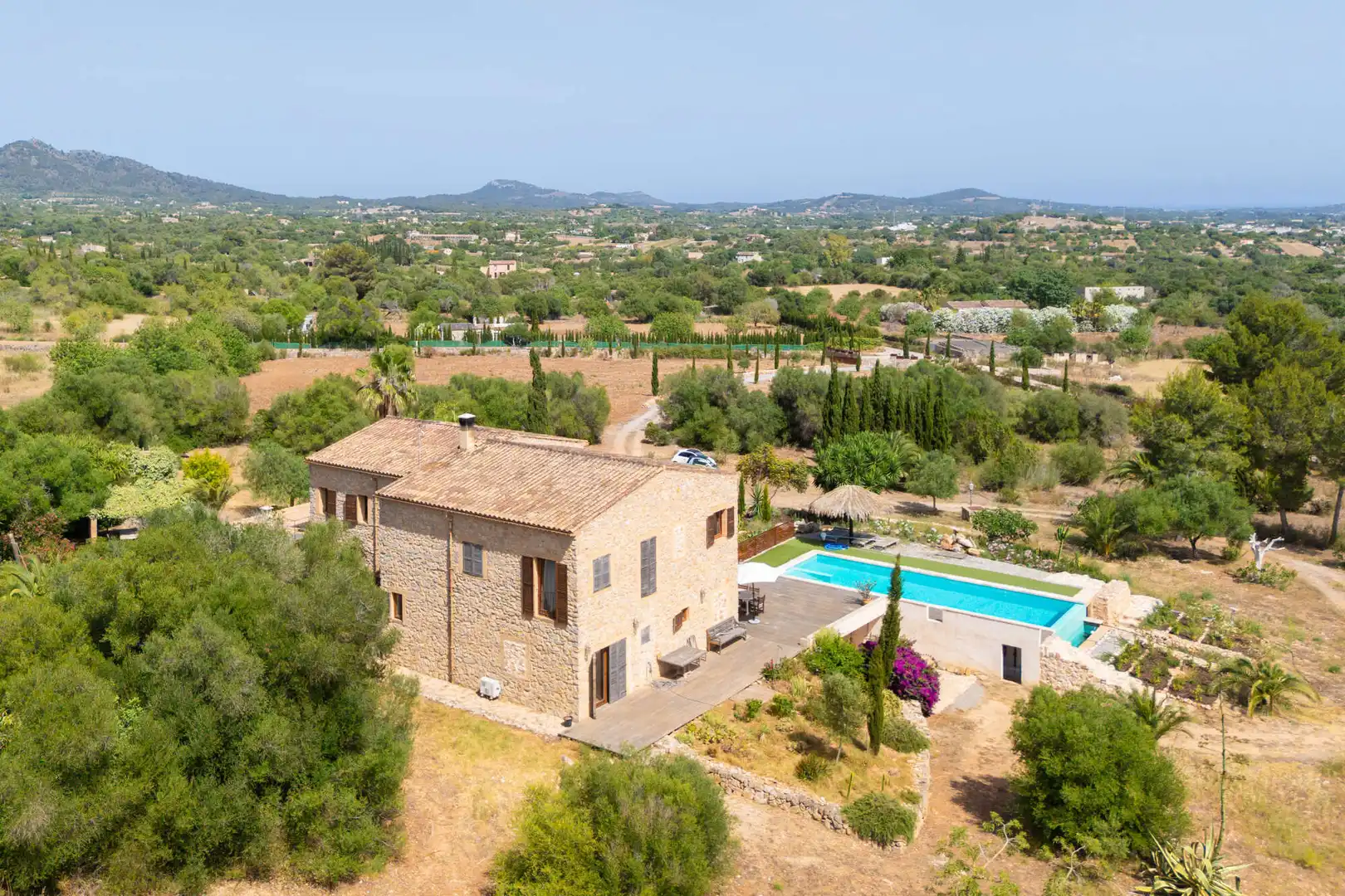 Vista exterior de Finca rústica en venda en Sant Llorenç des Cardassar amb Aire condicionat, Terrassa i Moblat