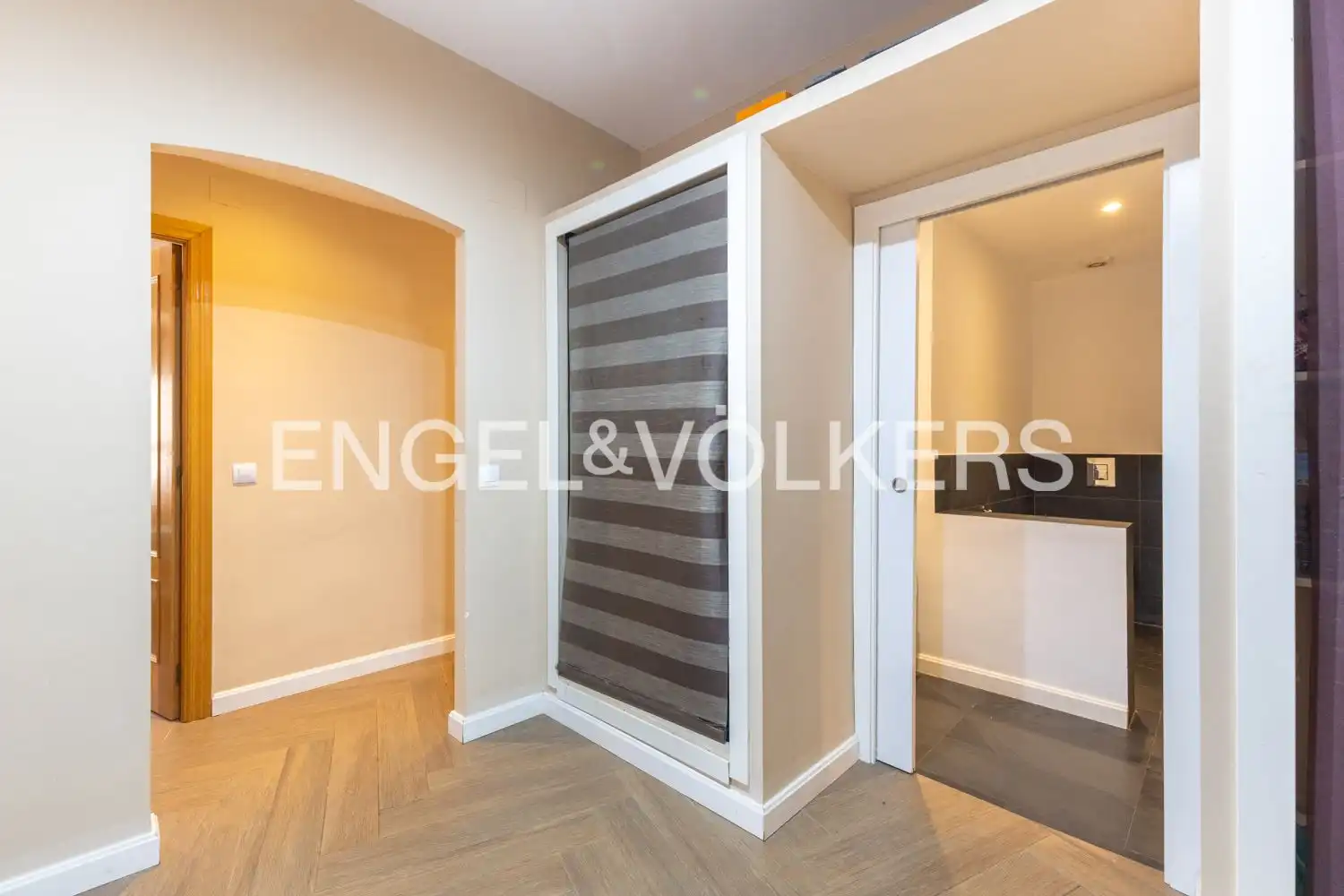 Wohnung zur Miete in Valencia mit Klimaanlage, Heizung und Terrasse