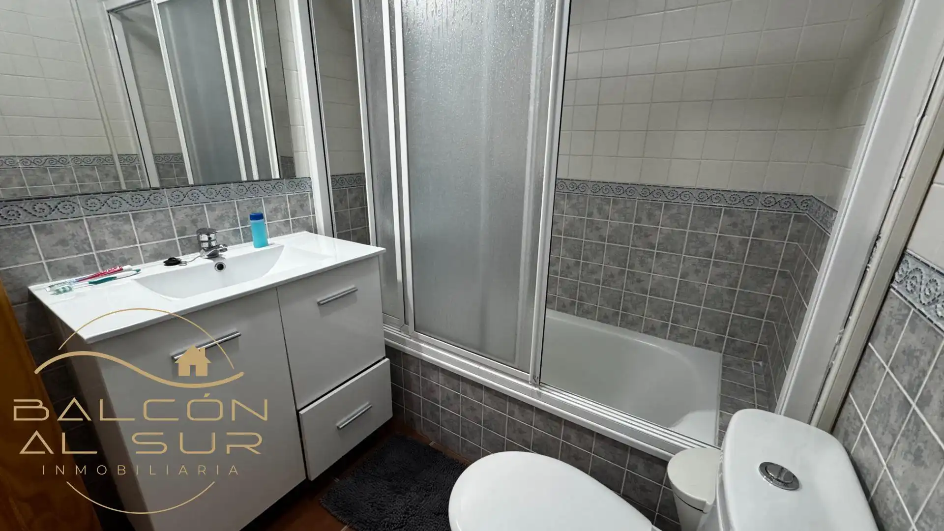 Bathroom of Flat for sale in Rota  with Air Conditioner
