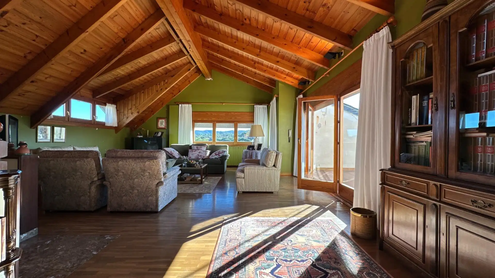 Living room of Houses for sale in Sant Cugat del Vallès  with Heating, Private garden and Parquet flooring