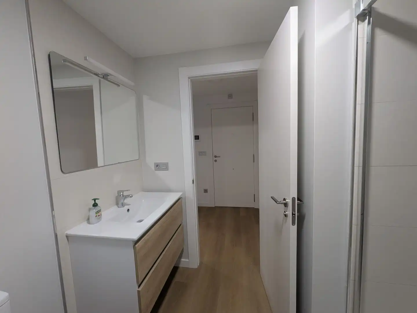 Bathroom of Apartments for rent in Malpica de Bergantiños, A Coruña