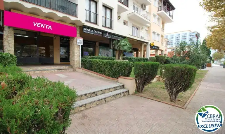 Locale commerciale in vendita a Muga - Gran Reserva - Badia
