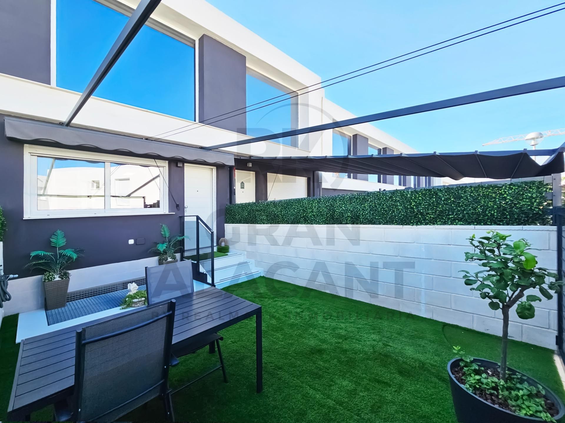 Terrassa de Casa o xalet en venda en Santa Pola amb Terrassa i Piscina comunitària