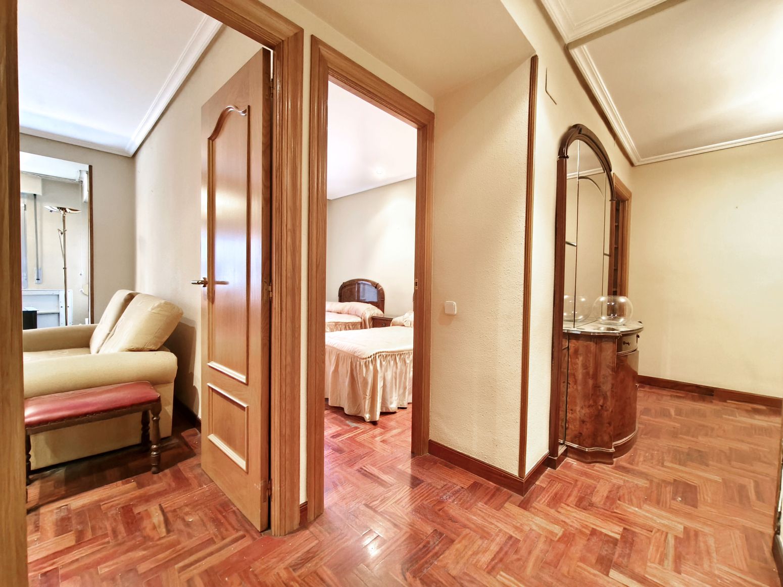 Dormitori de Pis en venda en  Logroño amb Calefacció, Parquet i Terrassa