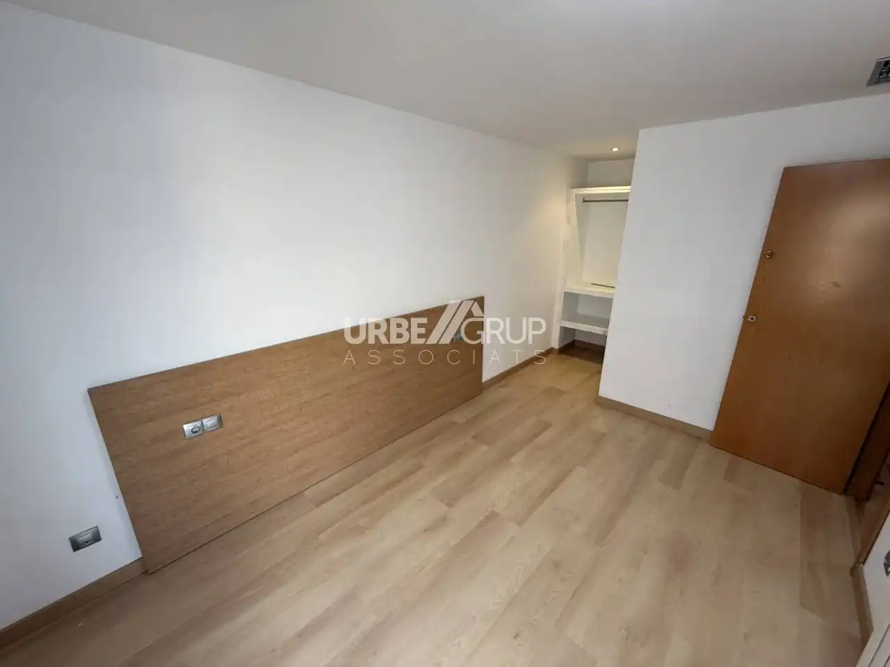Habitación de Piso de alquiler en Terrassa con Aire acondicionado, Calefacción y Parquet