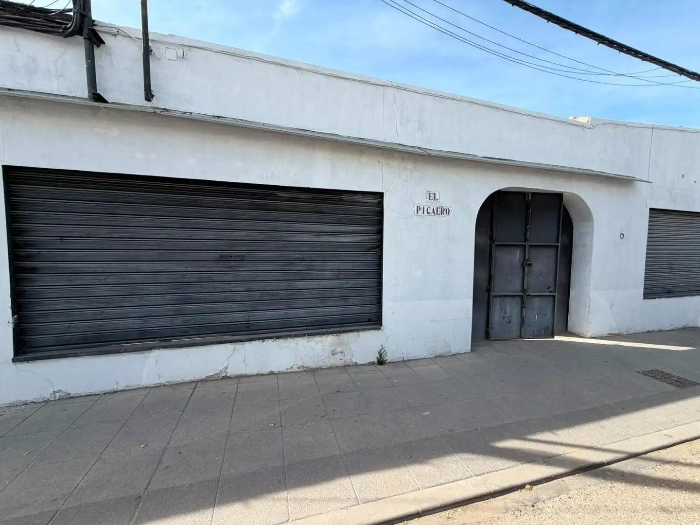 Vista exterior de Local en venta en El Coronil