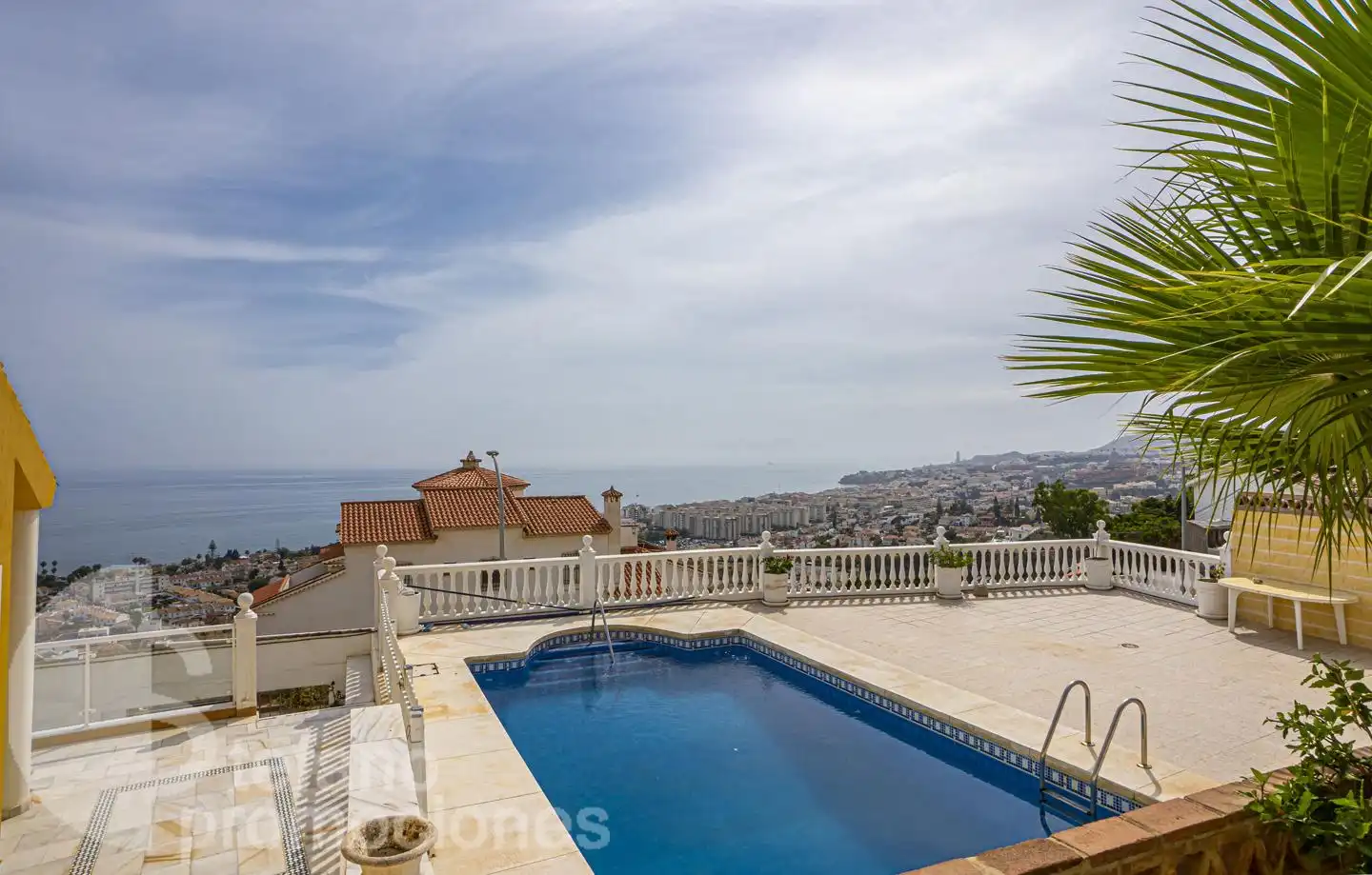 Piscina de Casa o chalet en venta en Rincón de la Victoria con Aire acondicionado, Jardín privado y Terraza