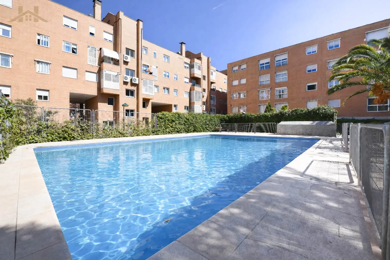 Piscina de Piso en venta en Madrid con Aire acondicionado, Calefacción y Jardín privado
