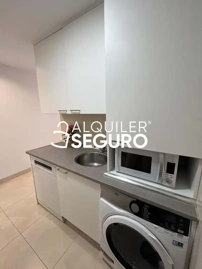 Cuina de Àtic de lloguer en San Sebastián de los Reyes amb Aire condicionat, Calefacció i Terrassa