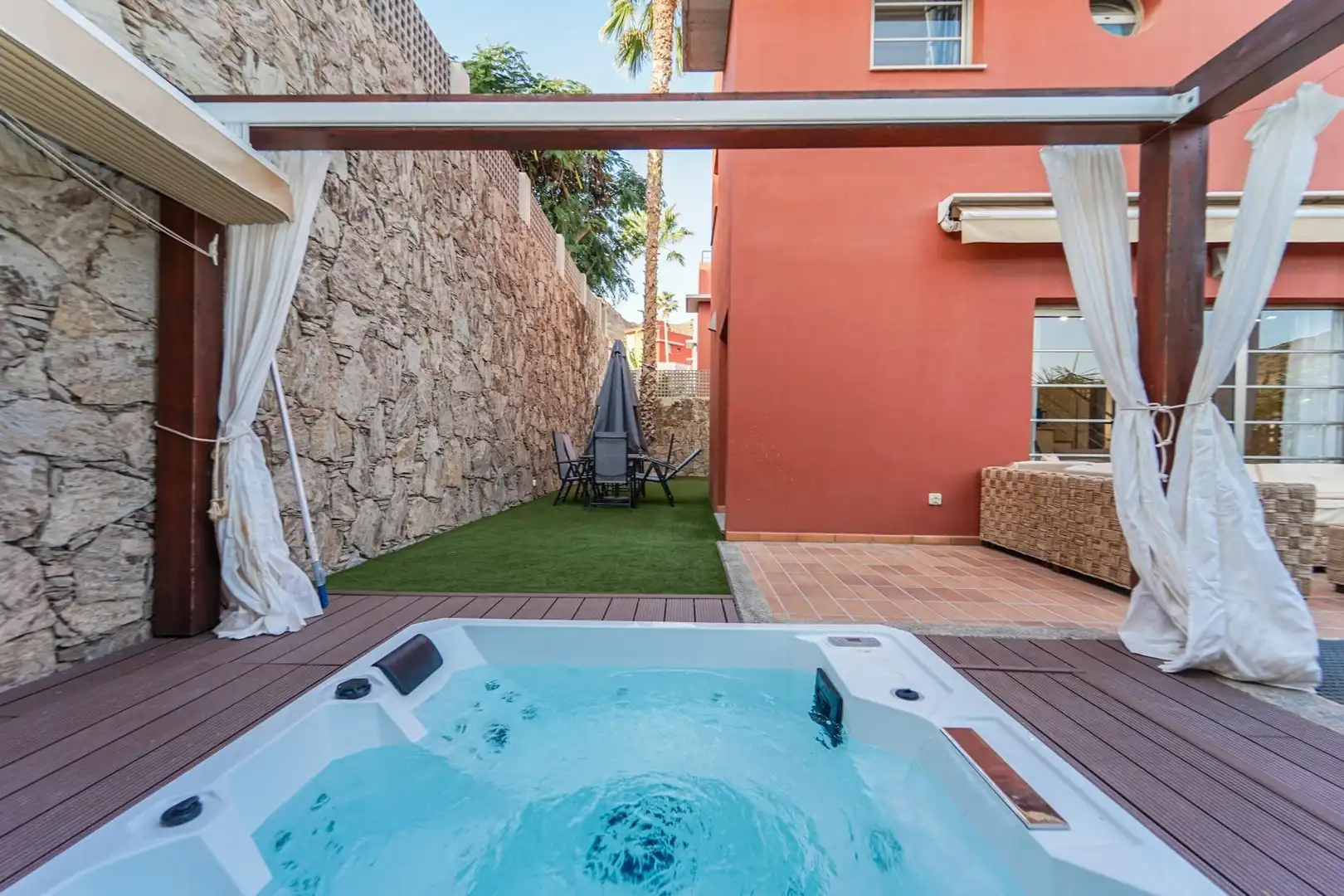 Terrassa de Casa o xalet en venda en Mogán amb Aire condicionat, Jardí privat i Terrassa