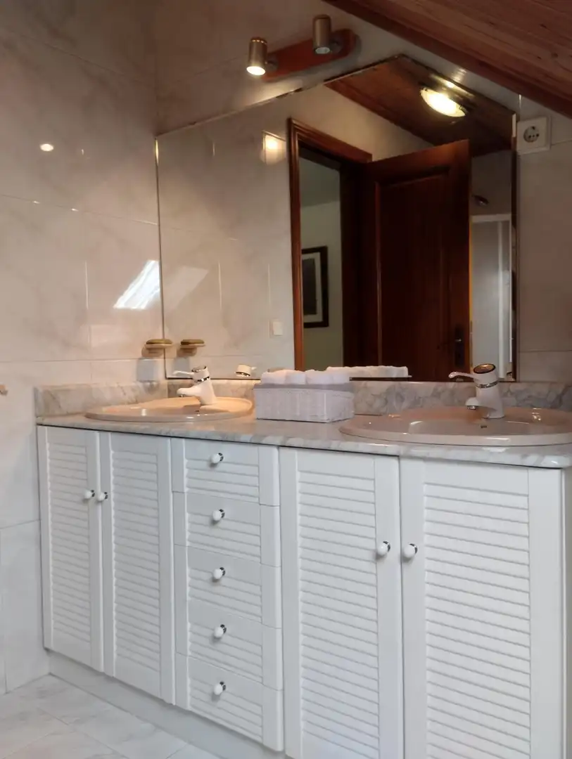 Baño de Casa o chalet en venta en Vilagarcía de Arousa con Calefacción, Piscina y Balcón