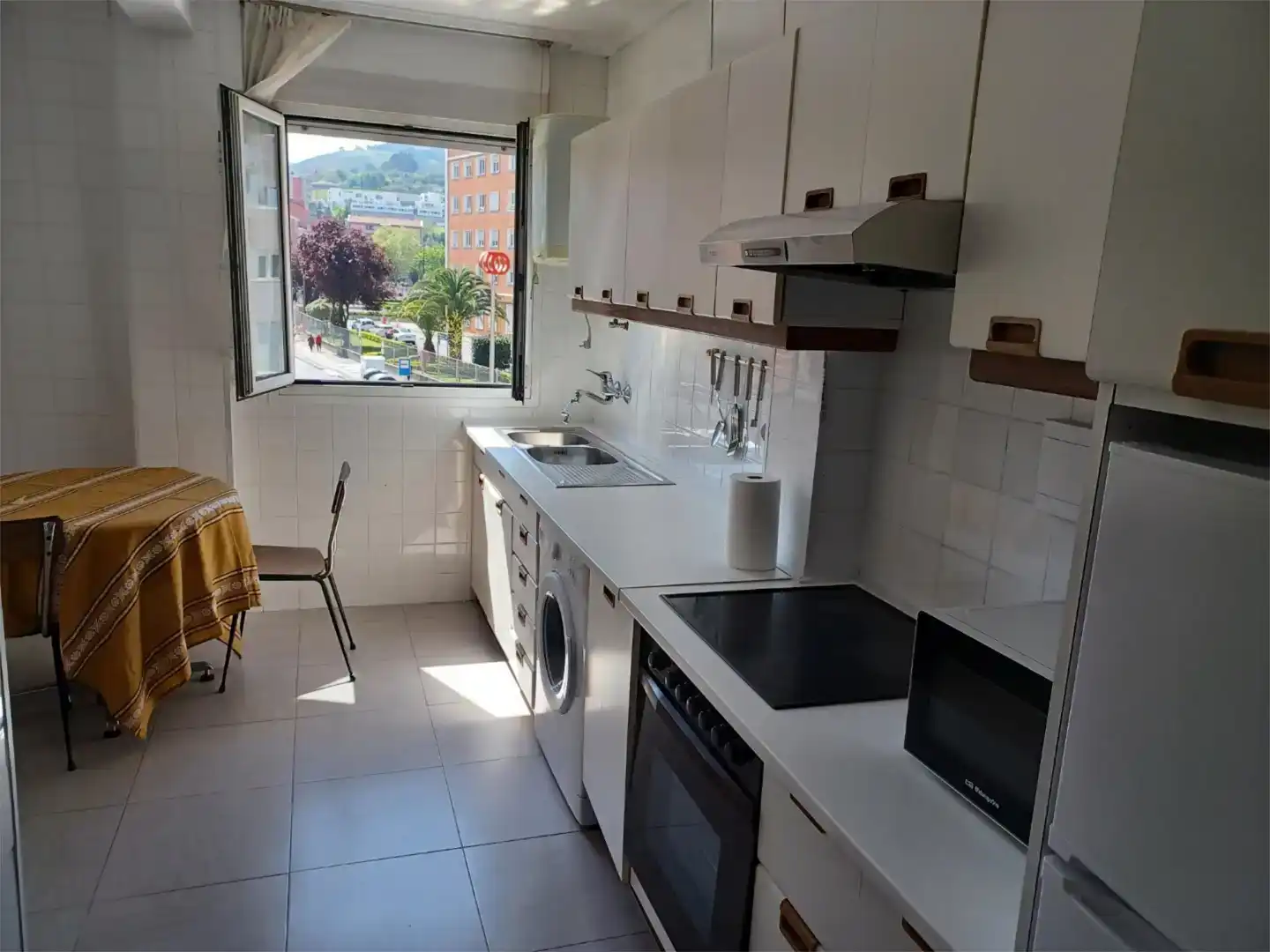 Cuina de Pis de lloguer en Barakaldo  amb Parquet, Traster i Moblat