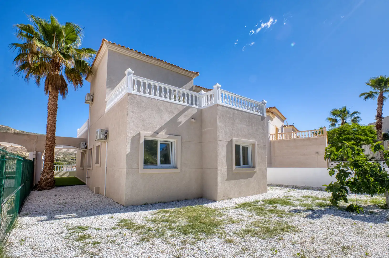 Vista exterior de Casa o xalet en venda en El Campello amb Aire condicionat, Calefacció i Jardí privat