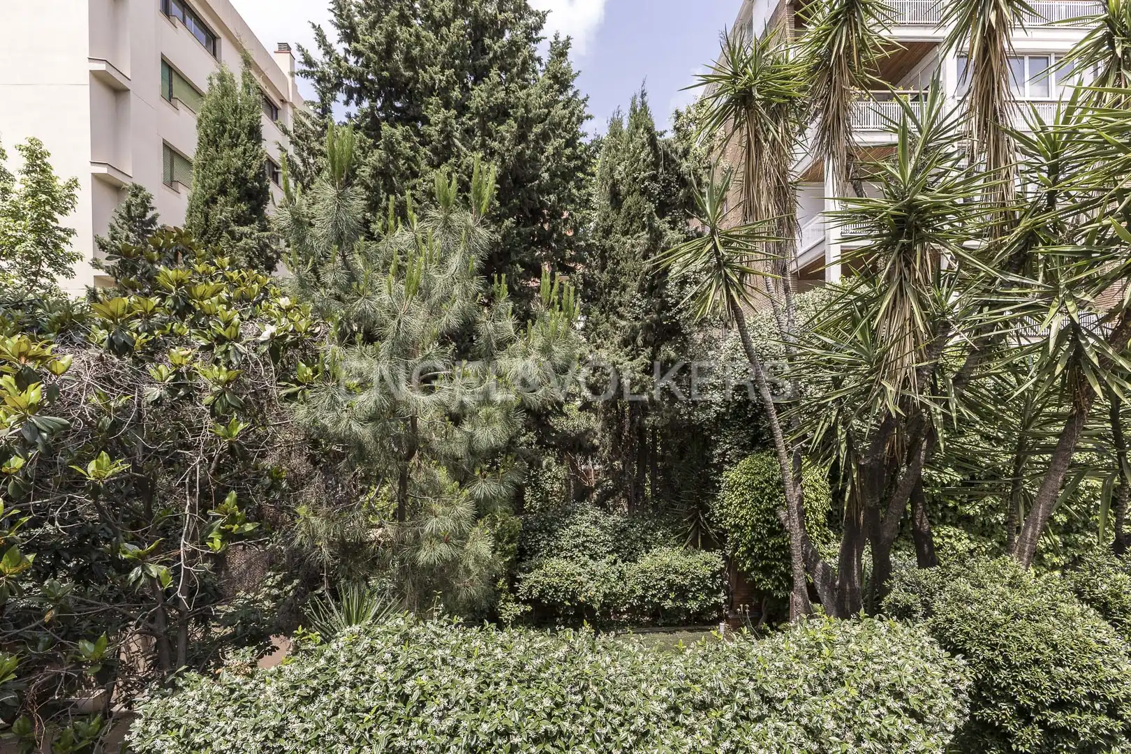 Jardín de Casa o chalet en venta en Barcelona con Aire acondicionado, Calefacción y Jardín privado