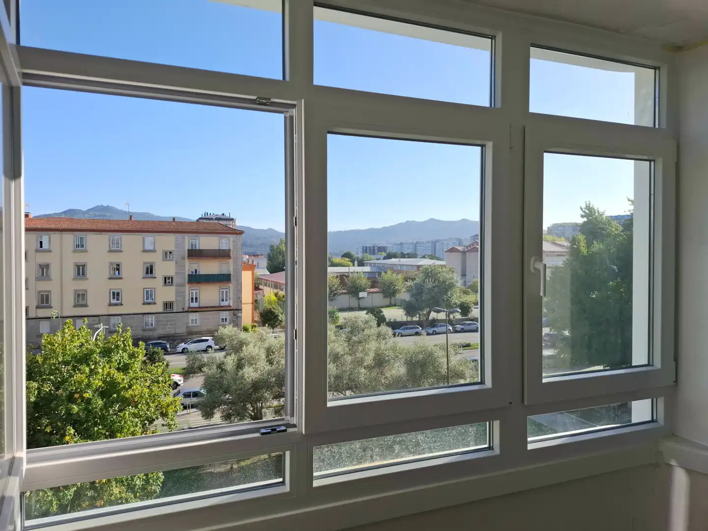 Flat with terrace for sale in Avenida de Castelao