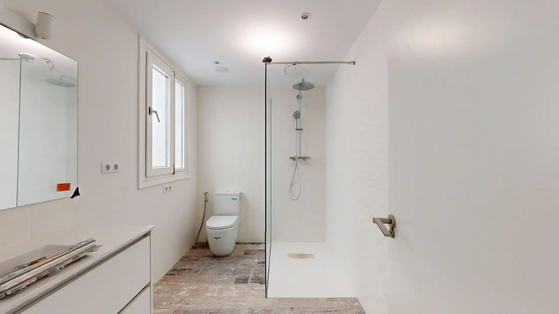 Baño de Edificio en venta en Sabadell