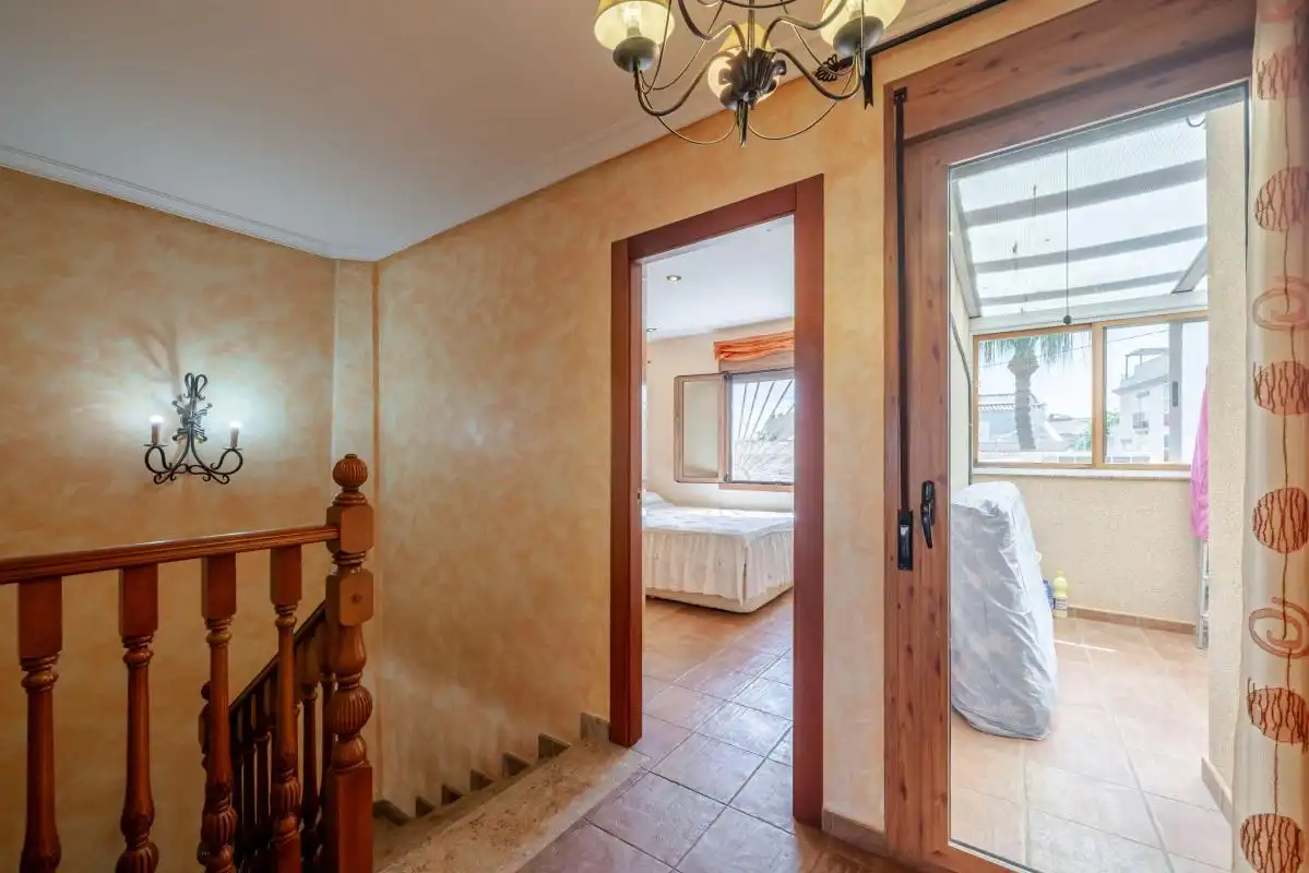 Casa adosada en venta en Rojales con Calefacción, Terraza y Balcón