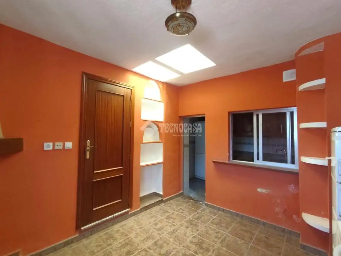 Casa adosada en venta en Guadix