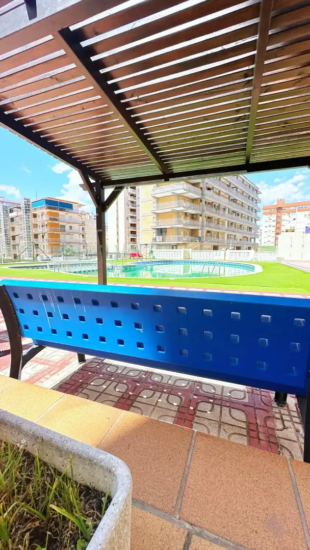 Piscina de Apartamento en venta en Gandia con Amueblado, Balcón y Piscina comunitaria
