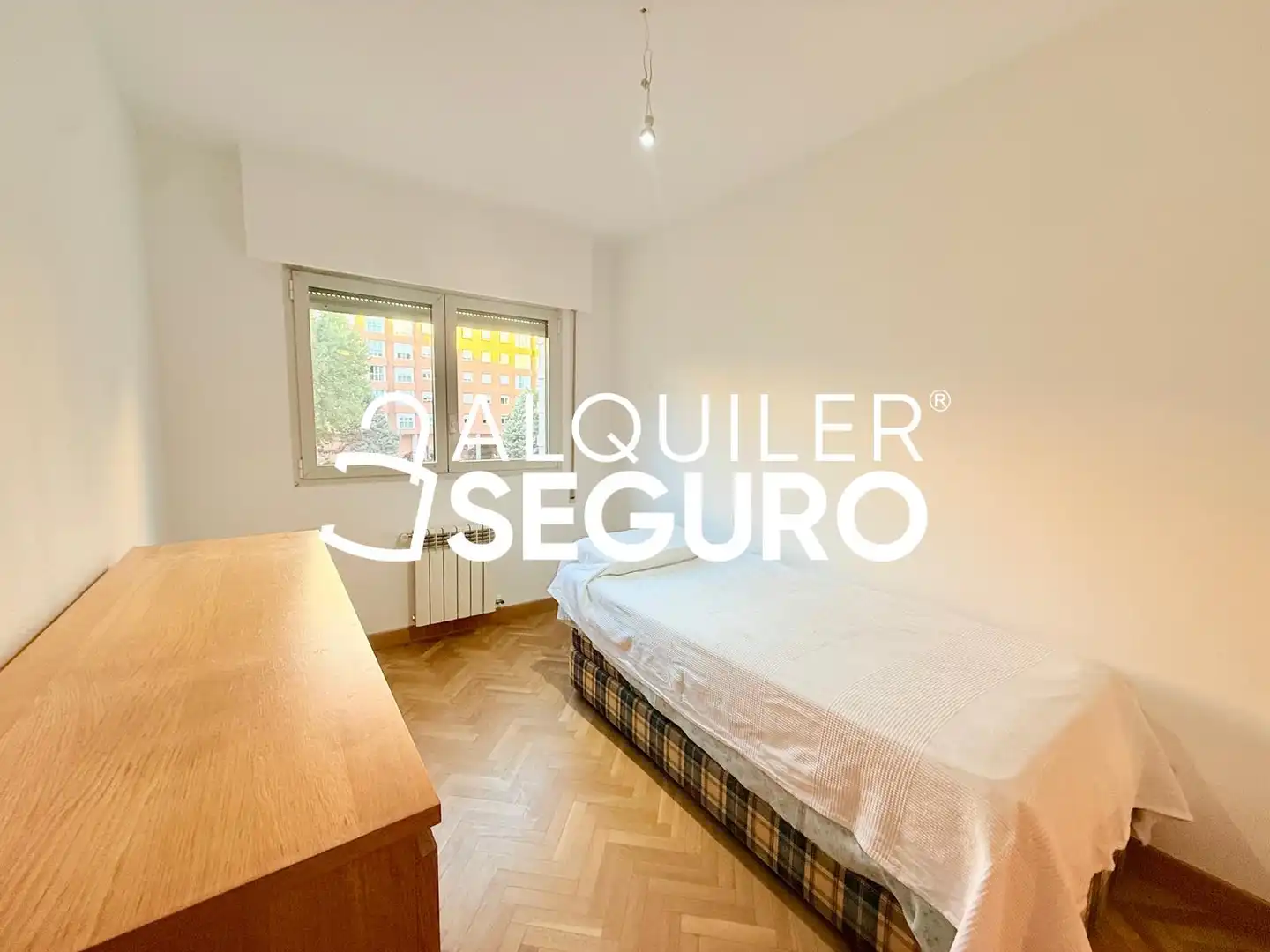 Bedroom of Flat for rent in Madrid  with Air Conditioner and Heating
