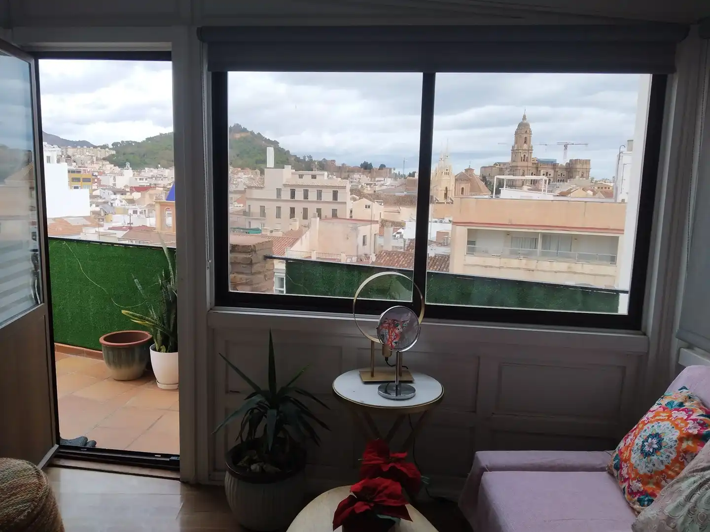 Terrasse von Dachboden zur Miete in Málaga mit Klimaanlage, Terrasse und Möbliert