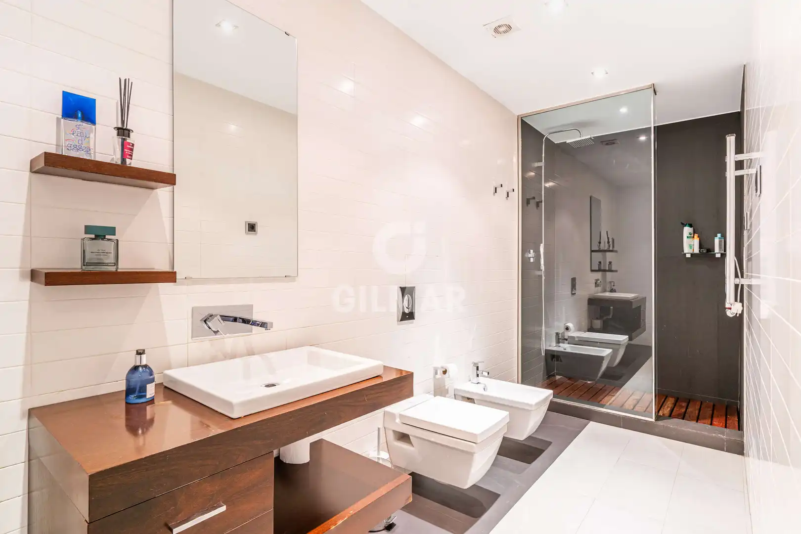 Casa adosada en venta en Valdemarín