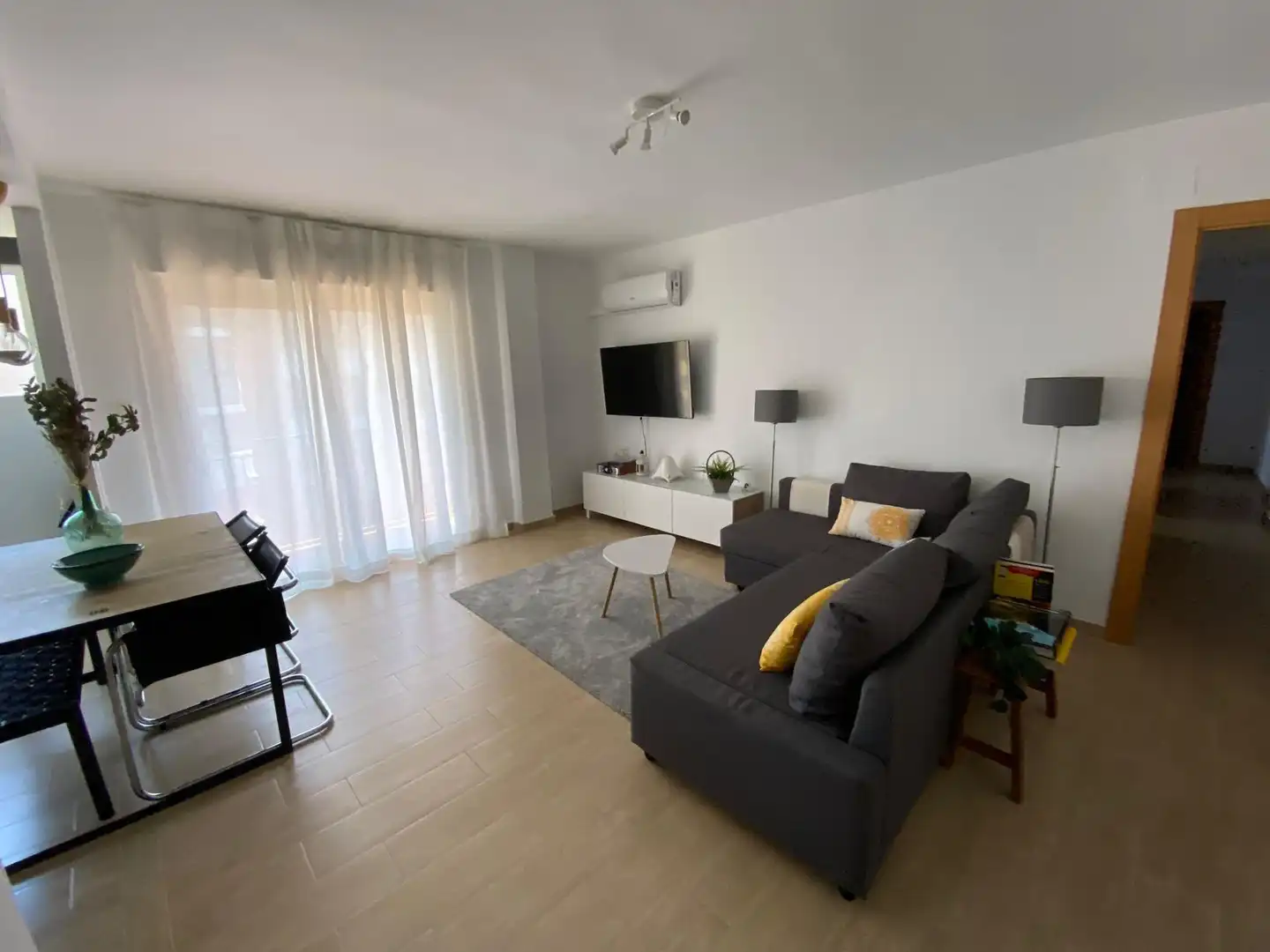 Wohnzimmer von Dachboden zur Miete in  Granada Capital mit Klimaanlage, Terrasse und Möbliert