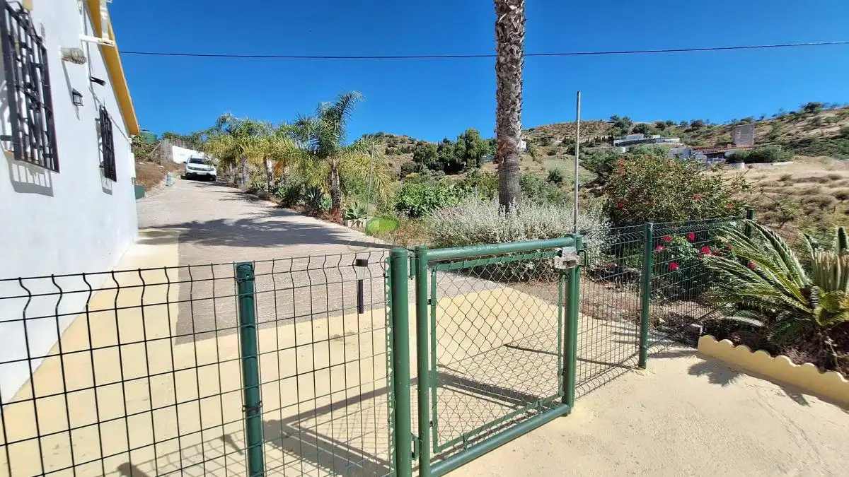 Vista exterior de Finca rústica en venta en Vélez-Málaga con Aire acondicionado, Jardín privado y Terraza
