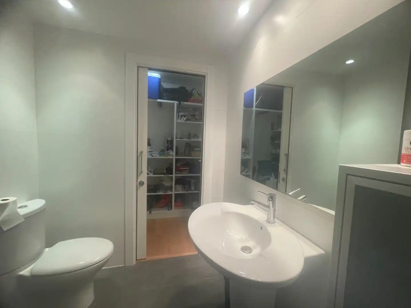 Baño de Piso para compartir en Valencia con Aire acondicionado, Calefacción y Balcón