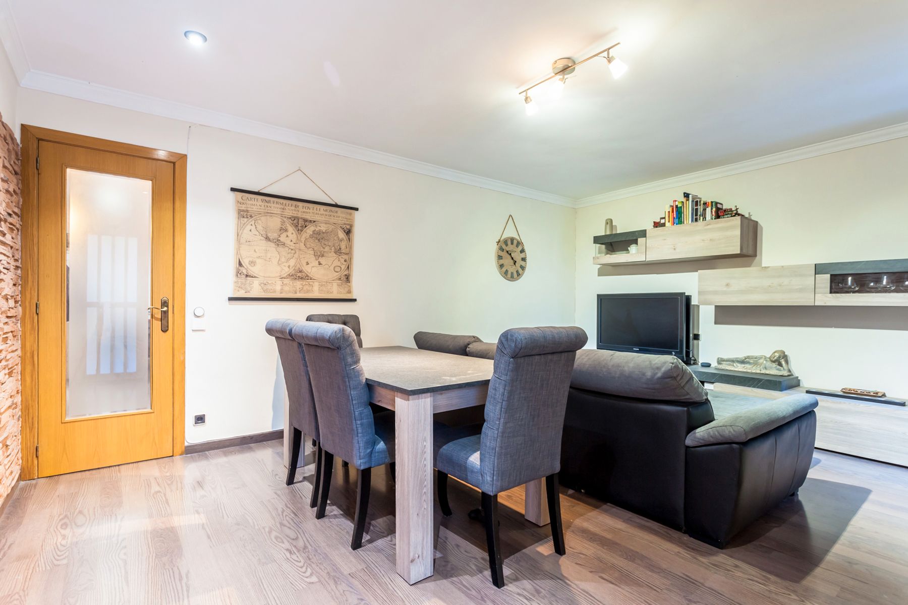 Sala de estar de Planta baja en venta en L'Hospitalet de Llobregat con Terraza
