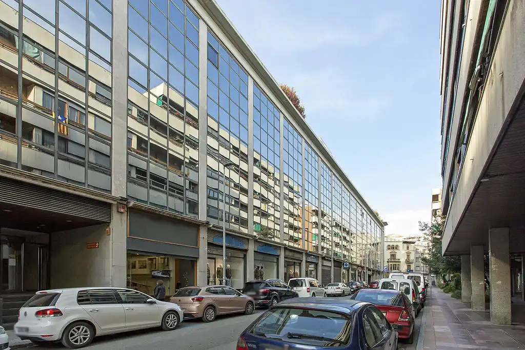 Local comercial en venta en Carrer de Pompeu Fabra 7-13, imagen 2