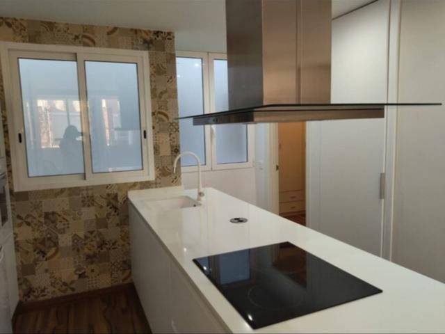 Piso en Alquiler en Calle Juan de Celaya en La Creu Coberta