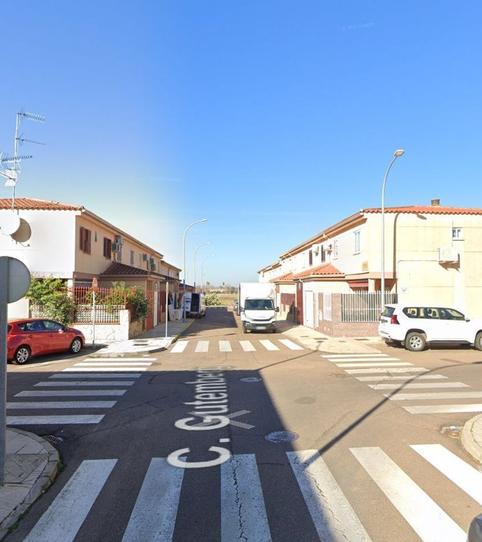 Foto 2 de Casa adosada en venta en Maria Auxiliadora - Barriada de Llera, Badajoz