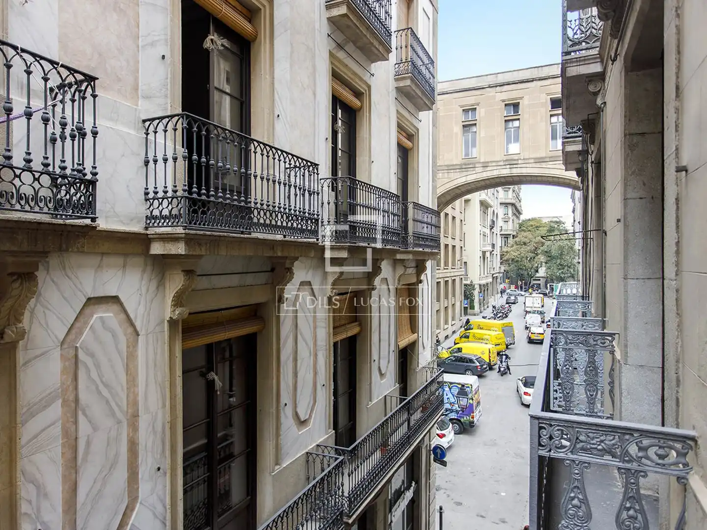 Exterior view of Flat for sale in Barcelona  with Air Conditioner, Heating and Furnished