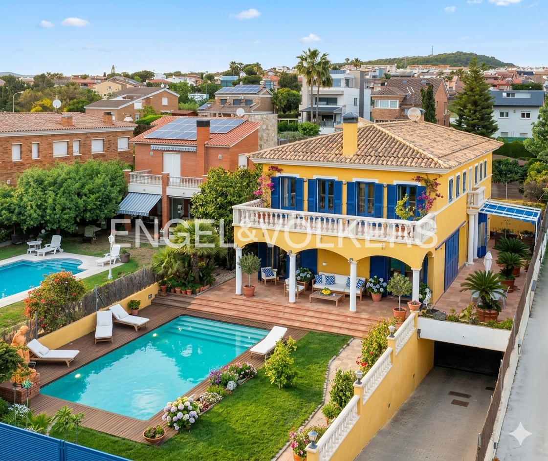 Vista exterior de Casa o xalet en venda en El Vendrell amb Aire condicionat, Calefacció i Jardí privat