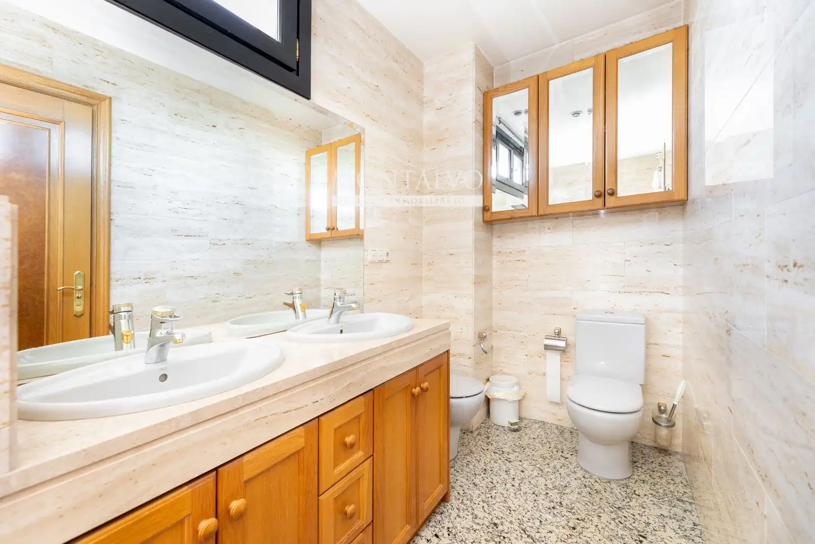 Baño de Ático en venta en Granada con Aire acondicionado y Terraza