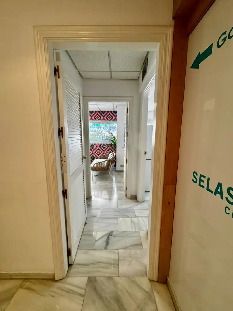 Local comercial en venda a Avenida Ricardo Soriano 13, imagen 2