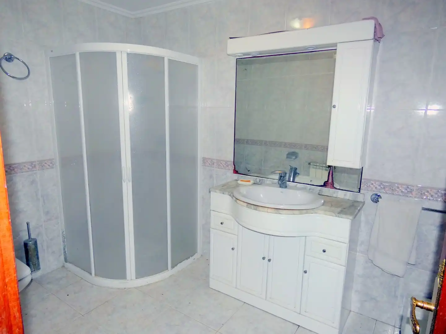 Baño de Finca rústica en venta en Aramaio con Calefacción, Amueblado y Balcón