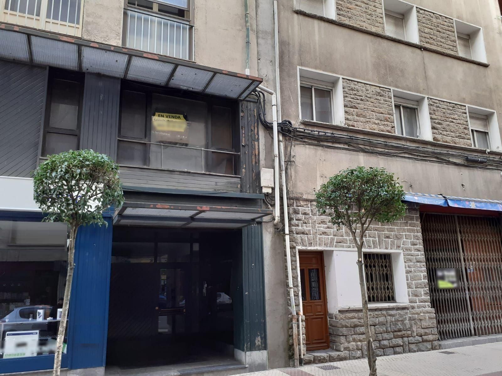 Vista exterior de Local en venda en Sabiñánigo amb Terrassa