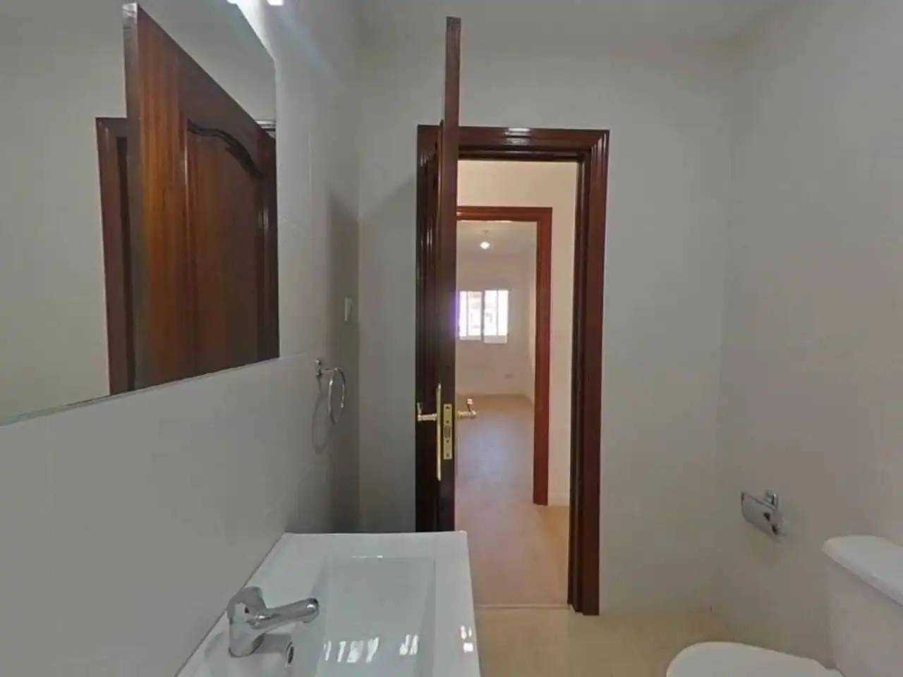 Bathroom of Flat for sale in Fuenlabrada
