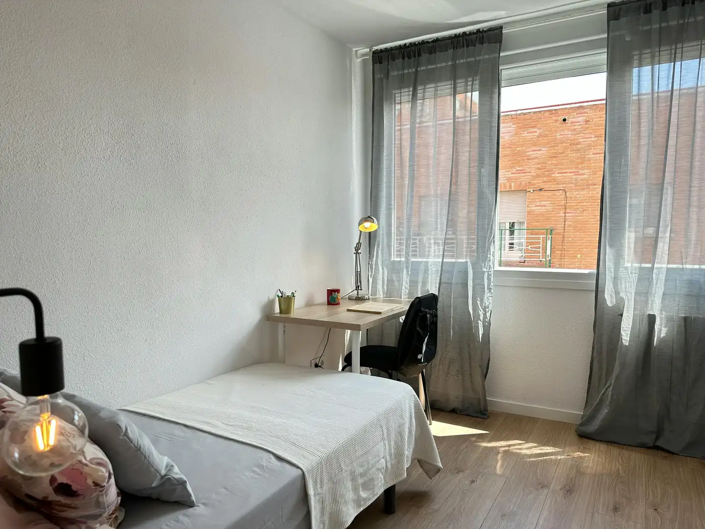 Bedroom of Flat for rent in Madrid  with Heating, Furnished and Washing machine