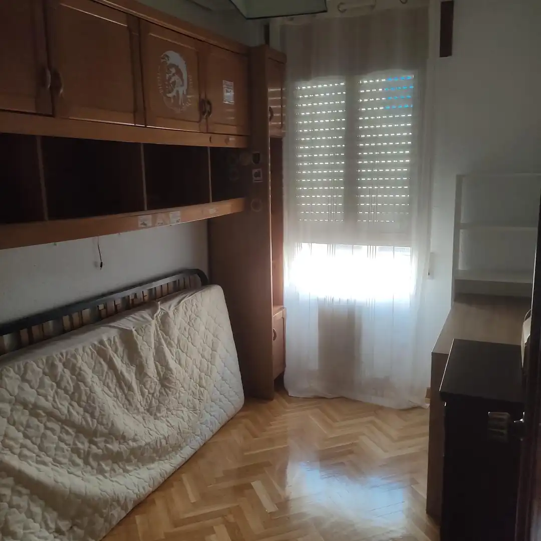 Bedroom of Flat for rent in Cuenca  with Heating, Parquet flooring and Terrace