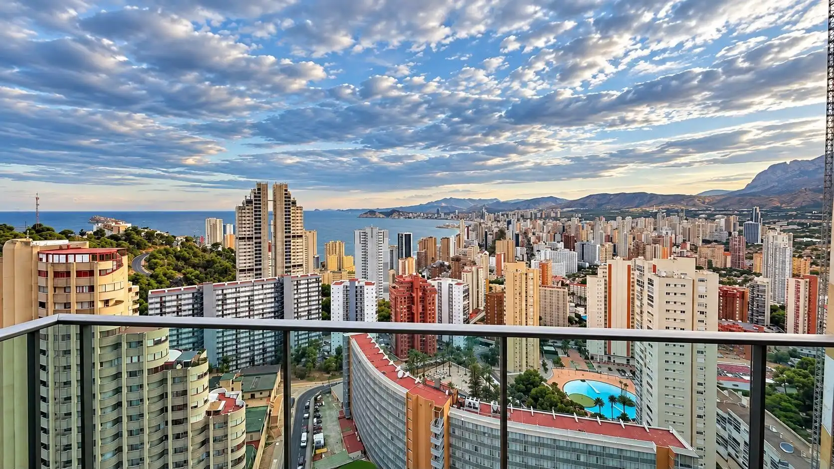 Piso con piscina en venta en Calle Viena 8, imagen 2