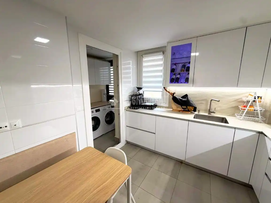 Kitchen of Flat for sale in Madrid  with Air Conditioner, Heating and Terrace