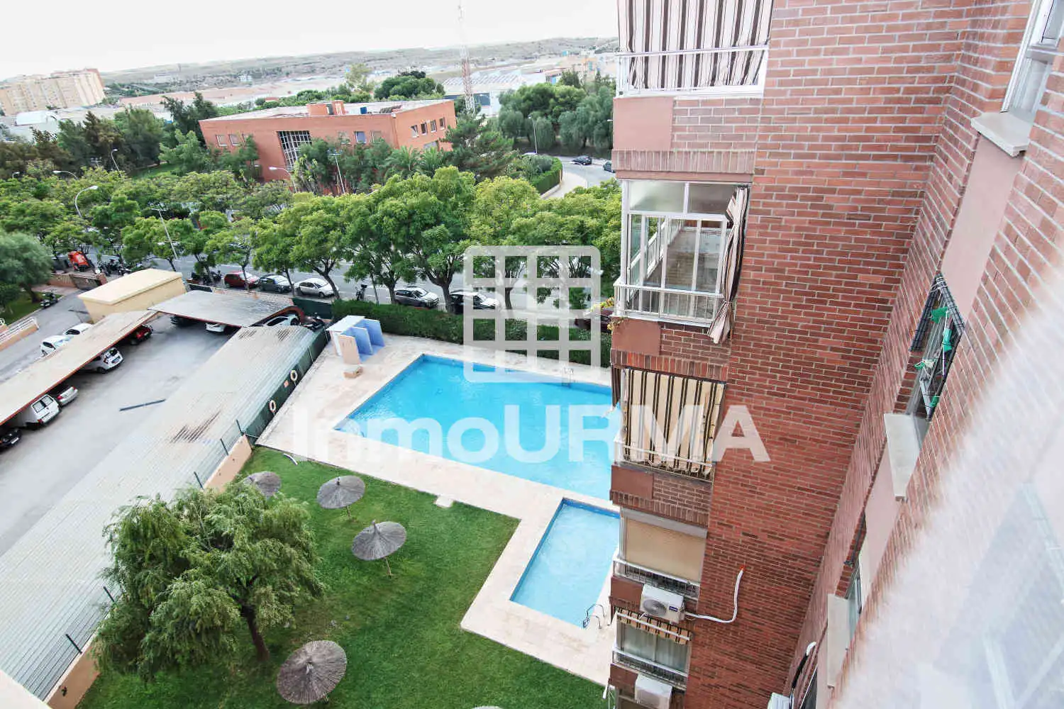 Vista exterior de Àtic en venda en Alicante / Alacant amb Aire condicionat, Calefacció i Parquet