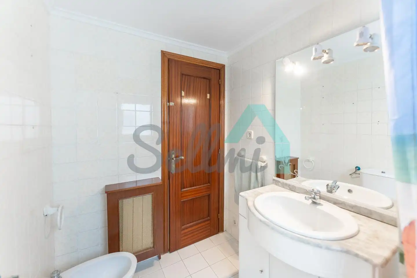 Badezimmer von Wohnung zur Miete in Oviedo  mit Heizung, Parkett und Terrasse