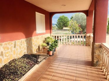 Detached house with pool for sale in Sax