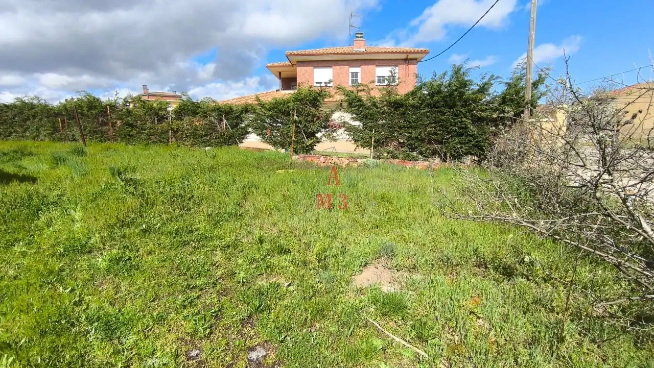 Finca rústica en venta en Valverde de la Virgen con Jardín privado y Trastero