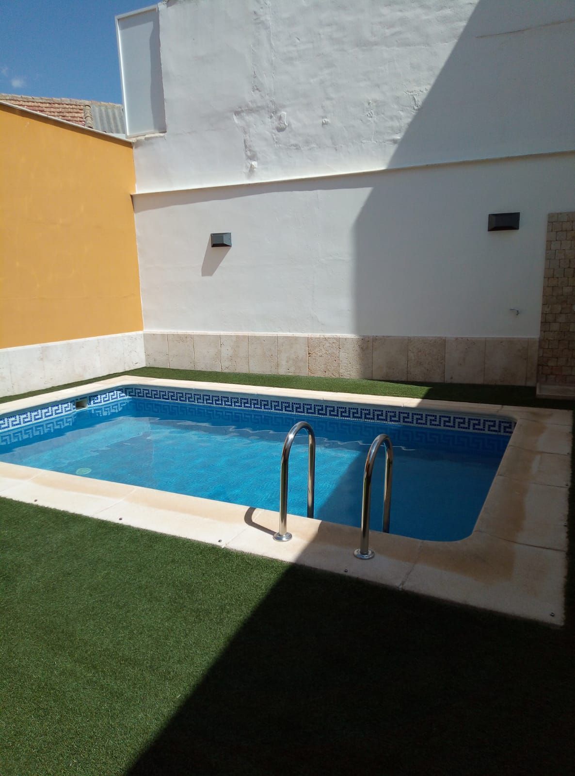 Piscina de Casa o xalet en venda en Alcázar de San Juan amb Aire condicionat, Piscina i Moblat