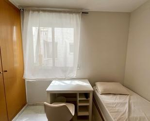 Bedroom of Flat to share in  Valencia Capital  with Air Conditioner, Heating and Terrace